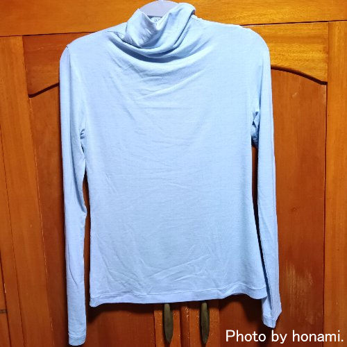 ユニクロ極暖ヒートテックカシミヤブレンドタートルネックTの写真