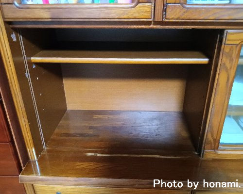 食器棚の開けたスペース